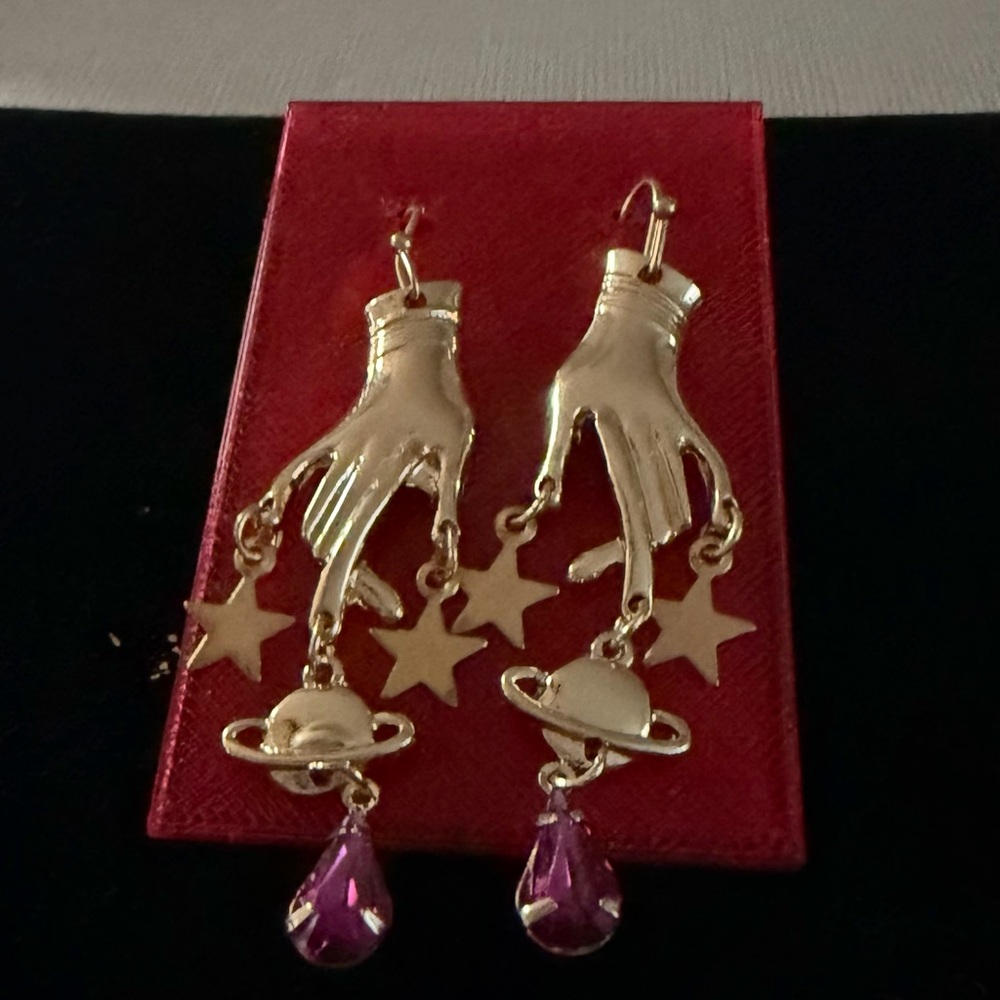 Source Unknown Gold Hand and Purple Teardrop Earrings - Picture 2 of 5